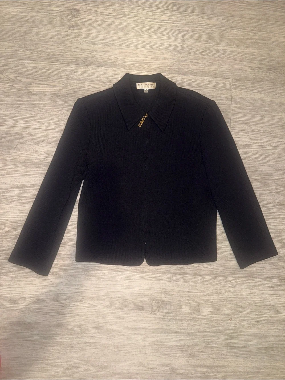 St. John Black Women's Zip-Front Jacket - Sleek Minimal Design - Picture 2 of 8